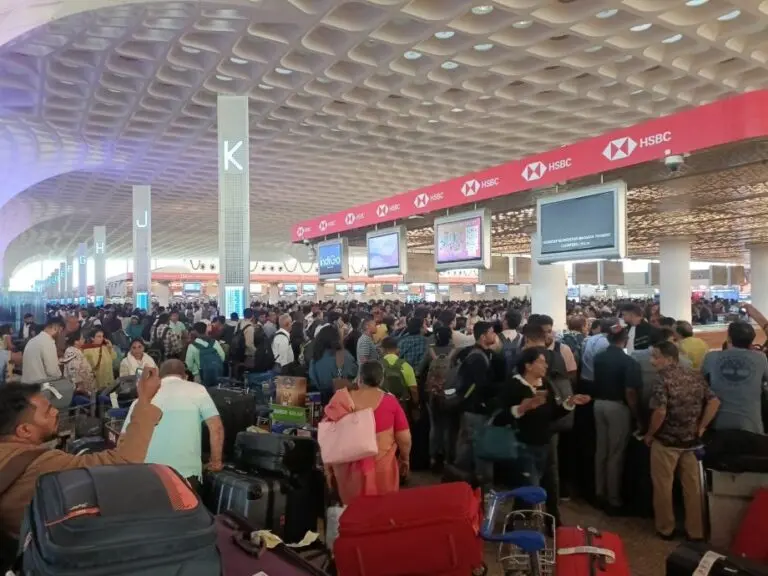 300 Indigo flights cancelled