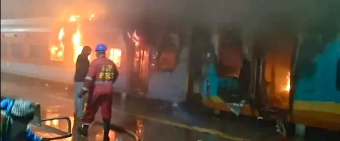 One Dies In Andhra Train Fire; Major Disaster Averted By Loco Pilot’s Quick Reaction