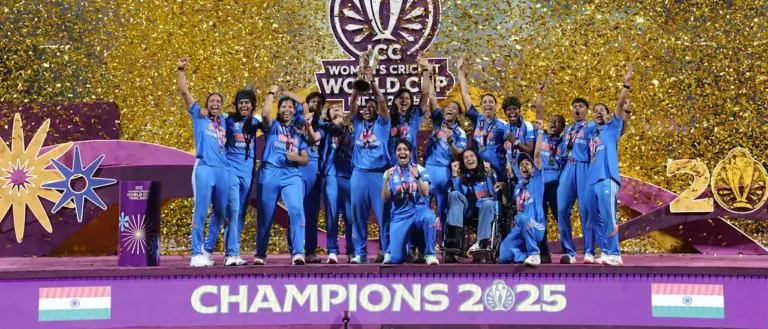 India women lift world cup
