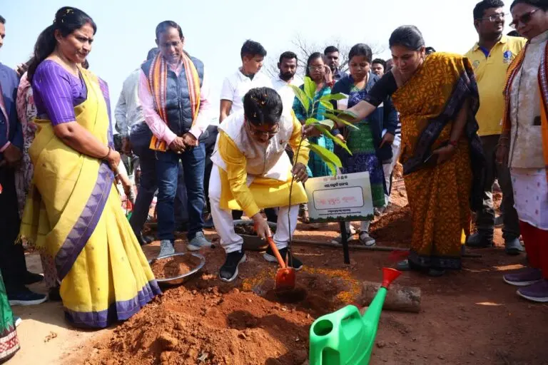 Bhubaneswar Plants Over 1K Saplings At Sainik School Transit Shelter In Major Green Drive