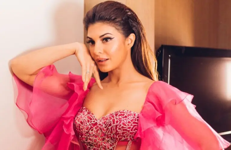 Jacqueline Fernandez Secretly Filmed By A Stranger At Restaurant; Check Actor’s Reaction