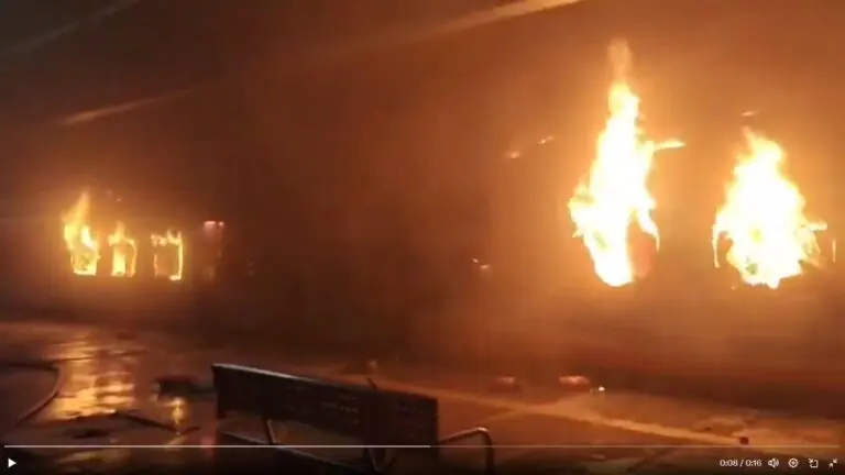 One Dead As Coaches Of Tata Nagar–Ernakulam Express Catch Fire In Andhra Pradesh