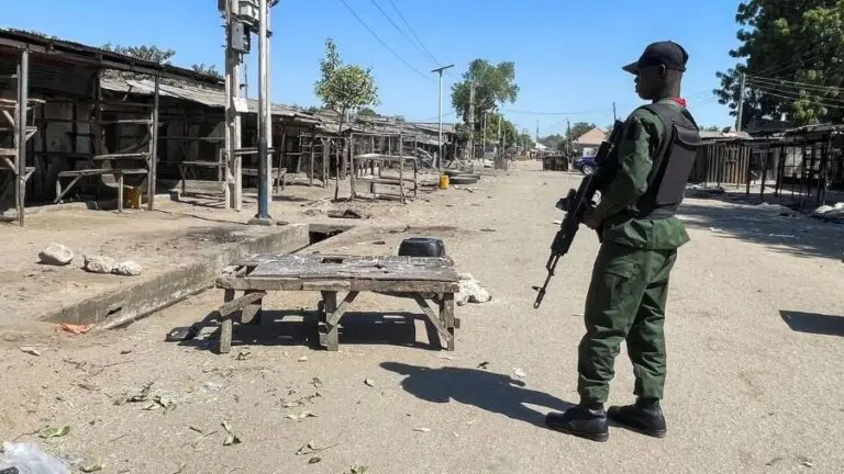 30 Nigerian villagers killed