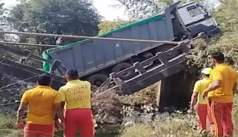 Bridge Collapse Disrupts Connectivity In Odisha’s Khurda; No Casualty