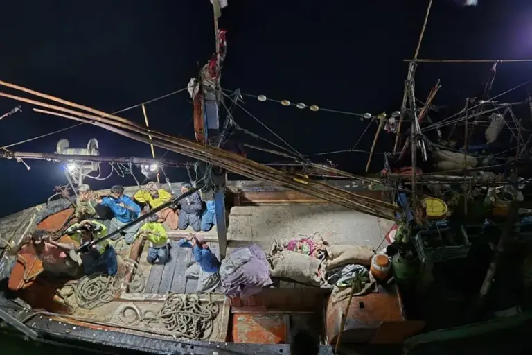 Pakistani fishing boat caught