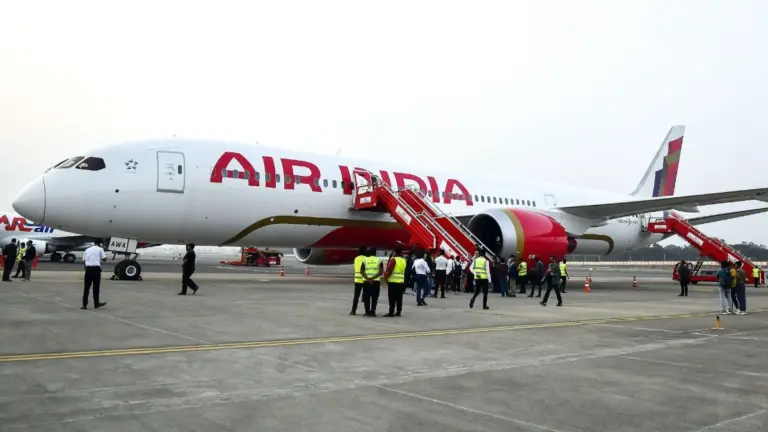 Air india boeing dreamliner grounded