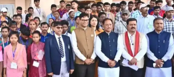 A Feel Of Democracy For Surrendered Maoists In Chhattisgarh; 120 Visit Vidhan Sabha