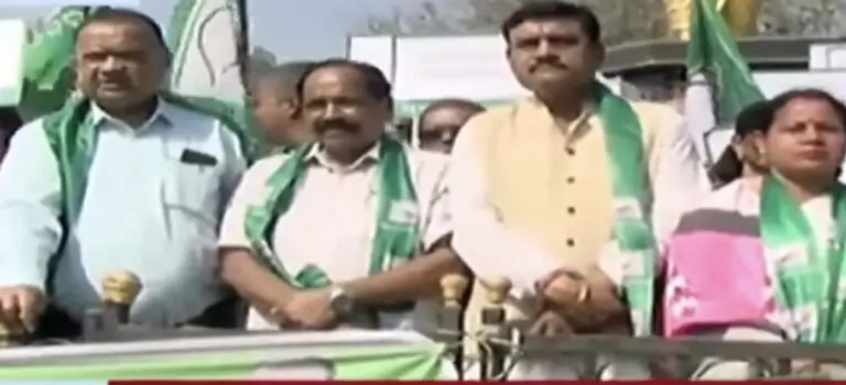BJD Stages Protest Over Exclusion Of Bhubaneswar-Cuttack Metro Project In 2026 Railway Budget