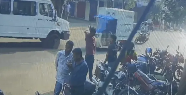 4 Injured As Speeding Van Rams Auto In Bhubaneswar