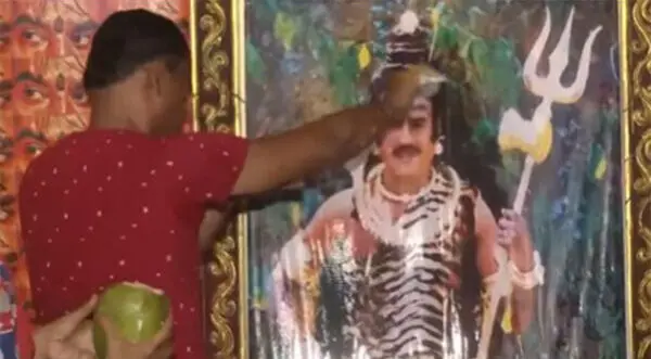 Fan’s Unusual Tribute To Rajinikanth Ahead Of Maha Shivratri Sparks Online Debate