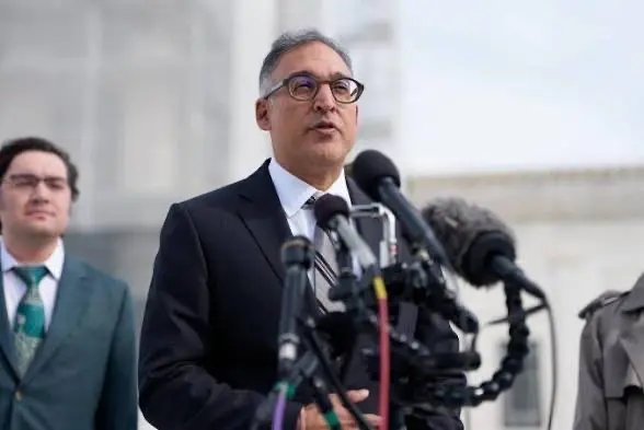 Know Who Is Neal Katyal, The Indian-American Lawyer Who Fought Against Trump’s Tariffs In SC