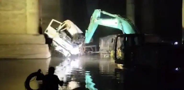 Truck Plunges Into River In Odisha’s Sundargarh; 1 Dead, Driver Critically Injured