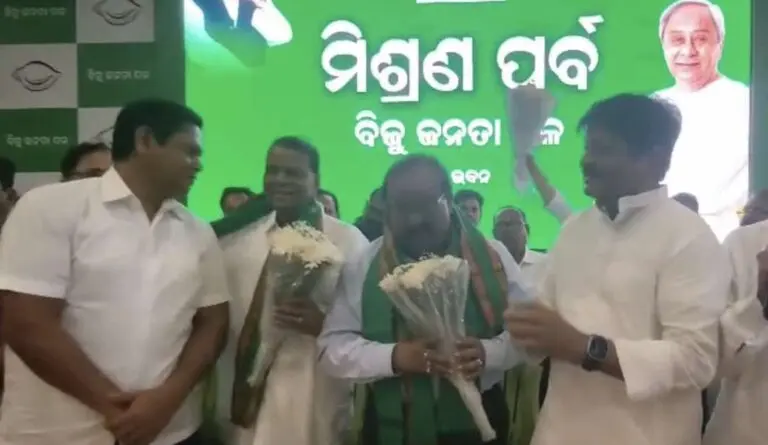 Odisha: Former Minister Raghunath Mohanty & Ex-MLA Jiban Pradip Das Rejoin BJD