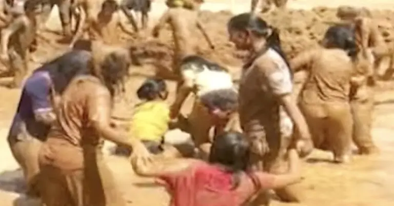 Mud-Splattered Joy On Holi At NIT-Rourkela Amid DJ Music & Odia Pana