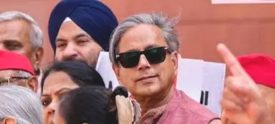 Tharoor Backs PM and EAM’s Efforts To Reach Out To Iran; Blames Both Sides For Conflict