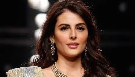 Actor-Model Mandana Karimi Feels ‘Betrayed’ By India, Plans To Move Back To Iran