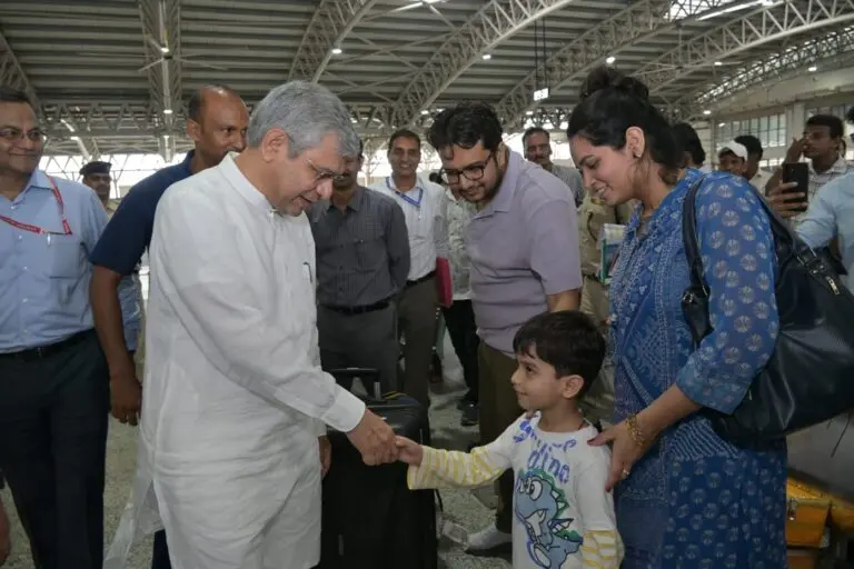 Ashwini Vaishnaw Reviews Bhubaneswar Station Upgrades, Details Coastal Corridor Plans