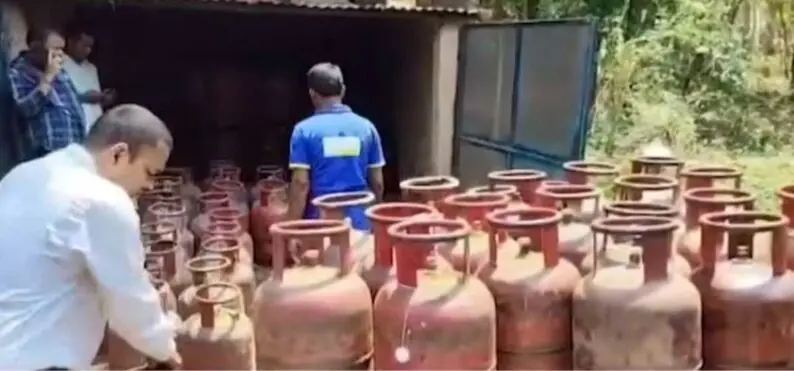 161 LPG Cylinders Seized From Garage In Hoarding Raid In Odisha’s Rourkela