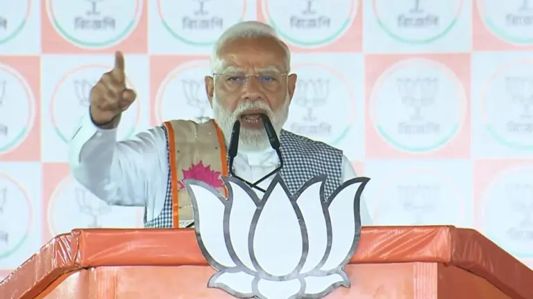Narendra Modi on last day of Bengal campaign