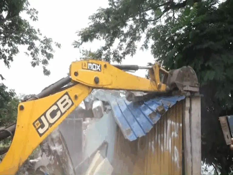 Bulldozer Action In Bhubaneswar: Illicit Liquor Traders’ House Razed After Wrist-Chopping Incident