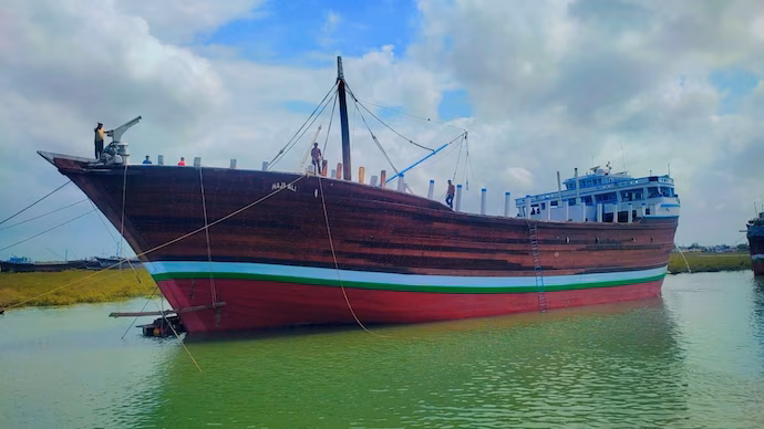 Cargo ship Haji Ali sinks
