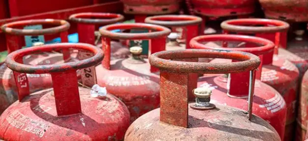 Govt Instructs Fuel Retailers To Maintain LPG Buffer Stockpile Amid Gulf Disruptions