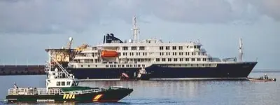 Spain Begins Evacuation Of Passengers From Hantavirus-Hit Cruise Liner