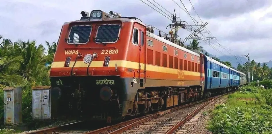 Railway Staff Equivalent To Central Govt Employees: SC