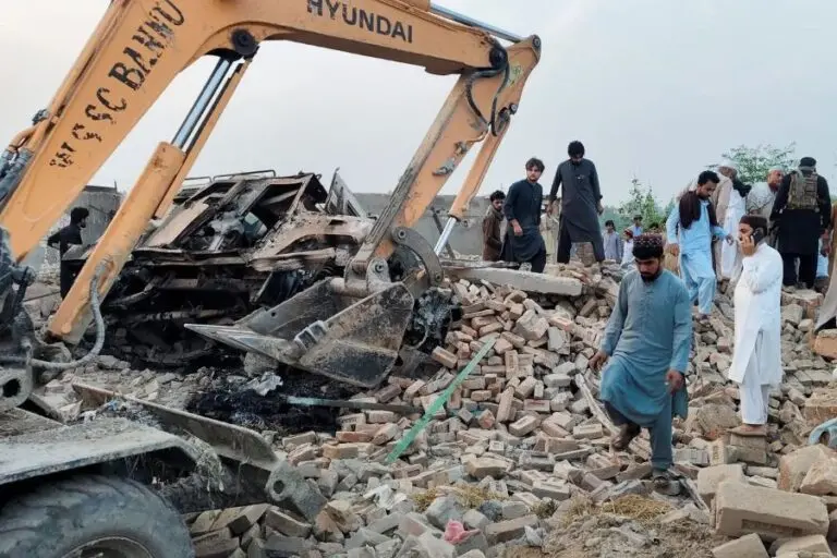 Pakistan car bombing
