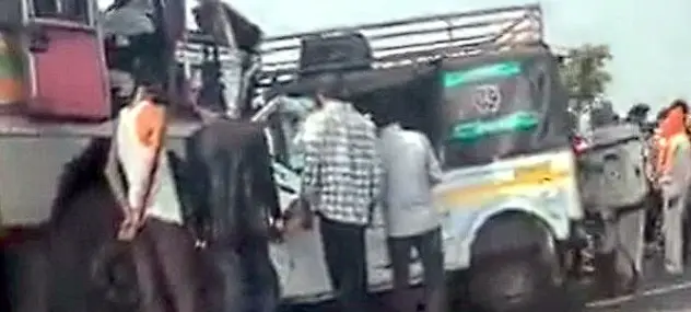 Ten Killed & Several Injured As Truck, Van Collide On UP Highway; PM Announces Ex‑Gratia