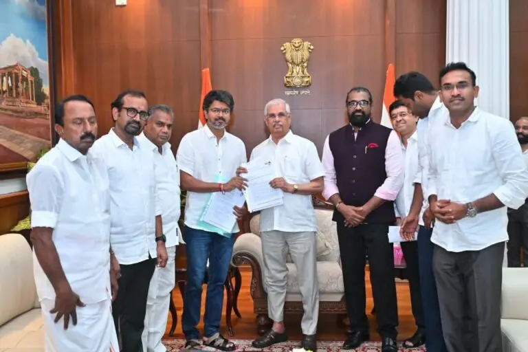 Vijay meets Governor Arlekar