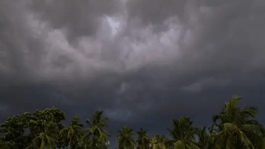 Heatwave Subsides In Odisha As Intense Thunderstorms Bring Heavy Rain; Further Dip In Temp Likely