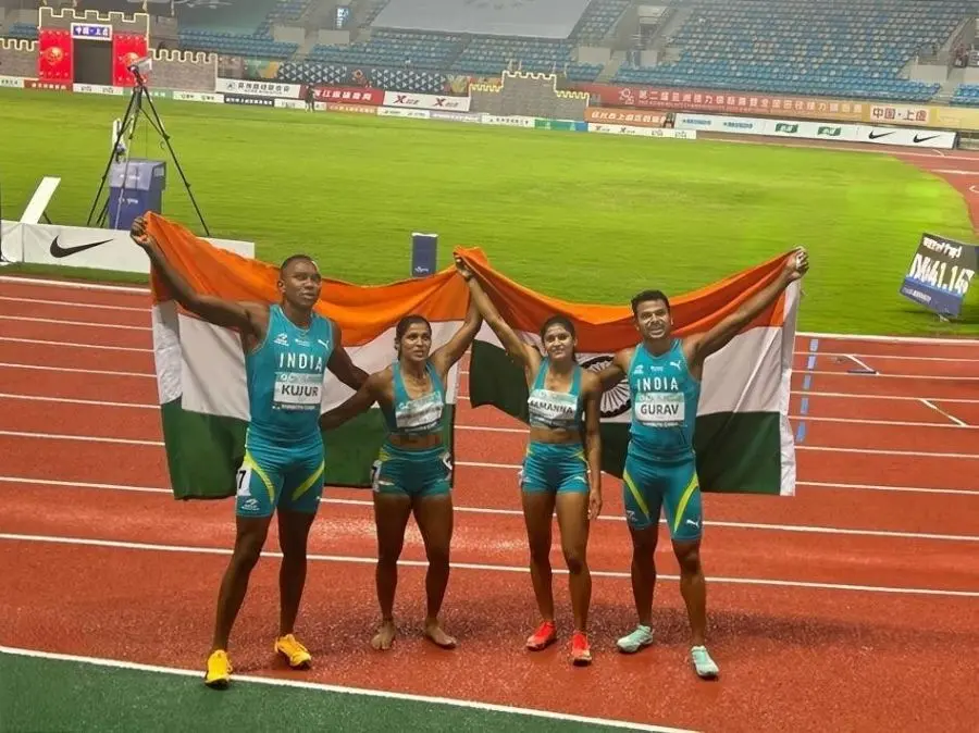 Animesh Kujur sraes in 4x100 mixed relay win