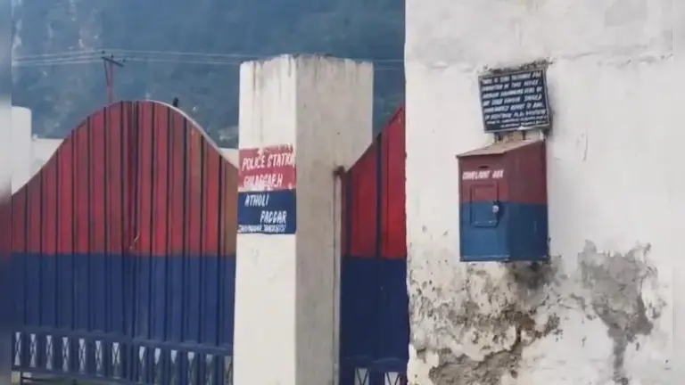 Army personnel stormed J & K police station