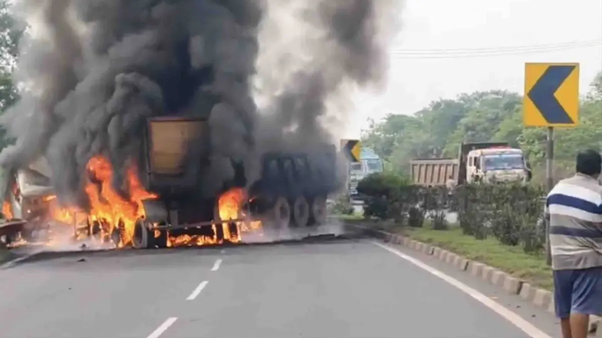 Two Drivers Burnt Alive After Head-On Truck Collision On Biju Expressway In Odisha