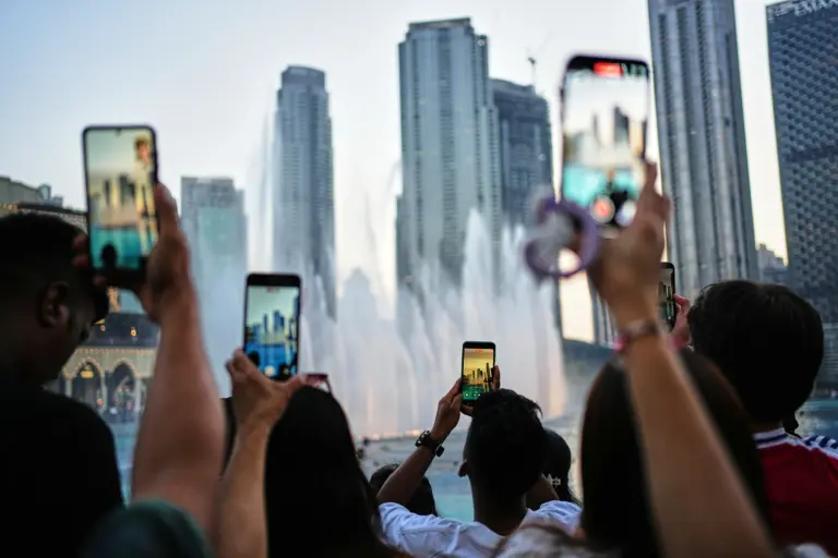 Dubai missile attack alert