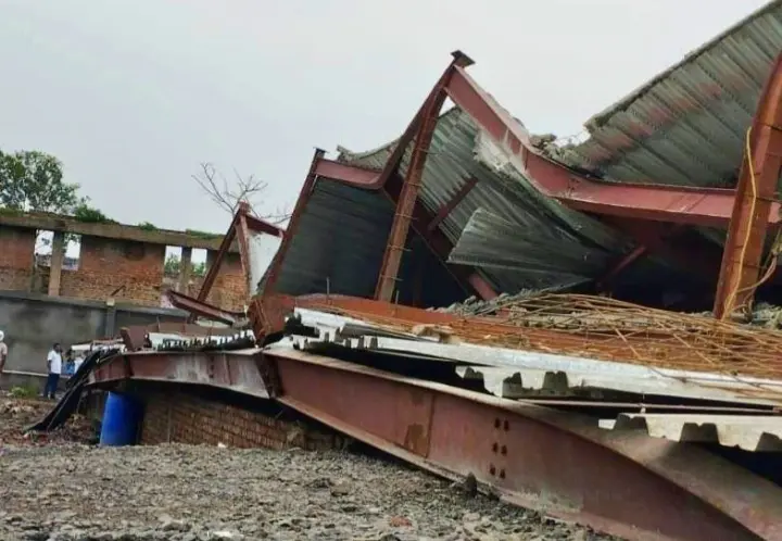 Three Die In Kolkata Godown Collapse; Eighteen Trapped Under Debris