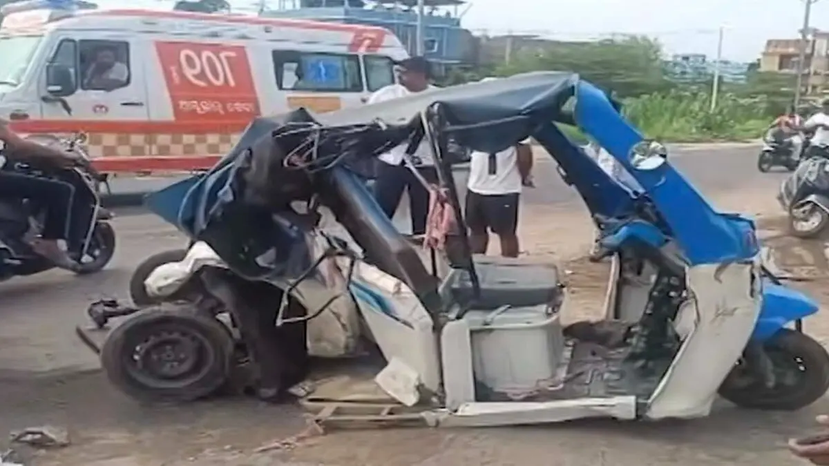 Auto Crushed In Odisha’s Sambalpur Double-Collision; Father-Daughter Duo Killed