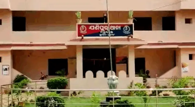 70KG Cannabis Worth Rs 7L Found From Unattended Luxury Car In Odisha