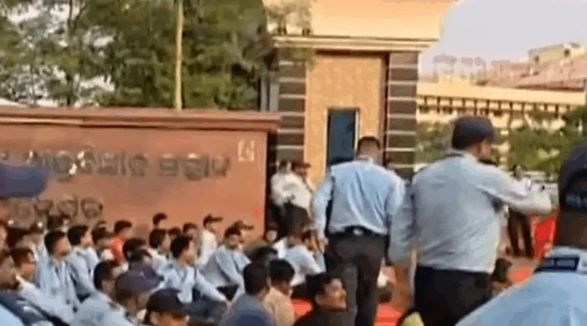 Protest At AIIMS Bhubaneswar Over Pending Salary Called Off After Director’s Assurance