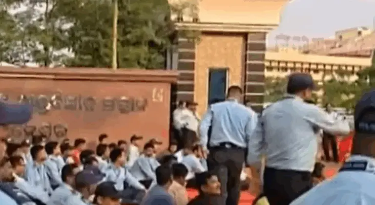 Protest At AIIMS Bhubaneswar Over Pending Salary Called Off After Director’s Assurance