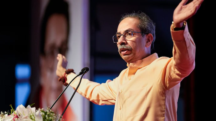 Uddhav Thackeray offers to step down