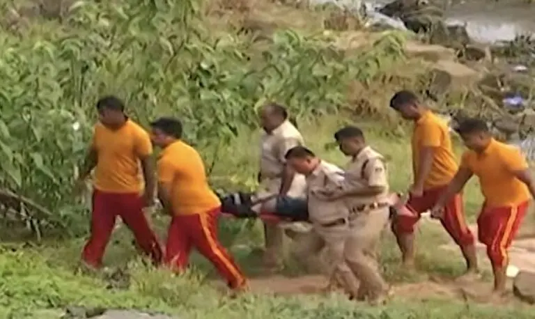 Body Of Woman Pulled Out Of Mahanadi In Odisha’s Cuttack; Bag, Slippers Found Abandoned On Subhas Setu