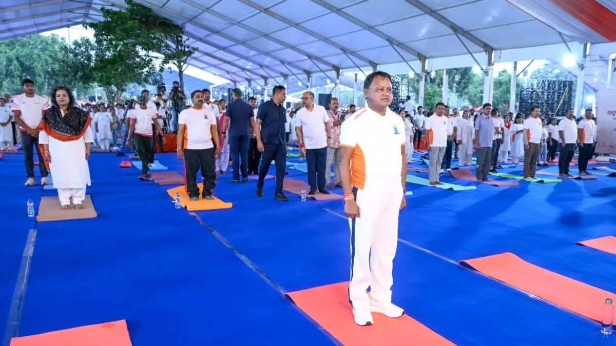 Odisha CM Urges Youth To Embrace Yoga For Healthy & Stress-Free Life, Announces 3 New Ayurvedic Colleges