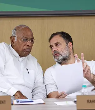 Kharge, Rahul Write To PM; Seek Comprehensive Probe Into ‘Theft’ Of Donations At Ayodhya Ram Temple