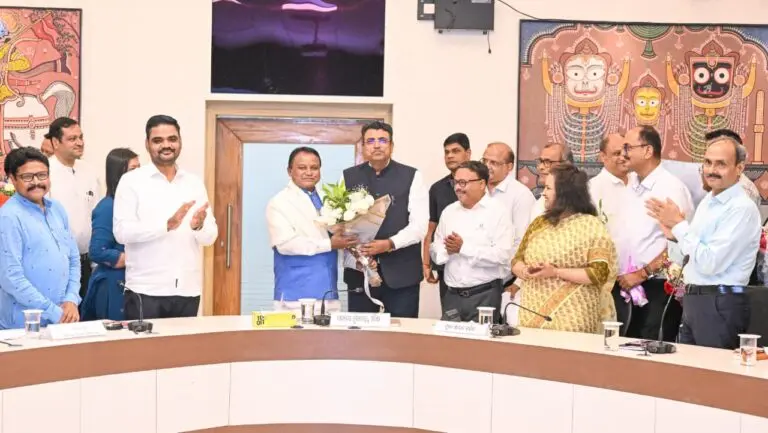 Industry Leaders Felicitate CM Majhi As Odisha Enters NITI Aayog’s Top 5 List