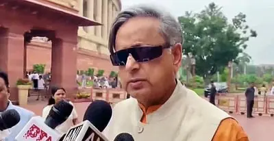 Tharoor Blames Govt For Disruptions In Parliament; Condemns Use Of Force On Protesters