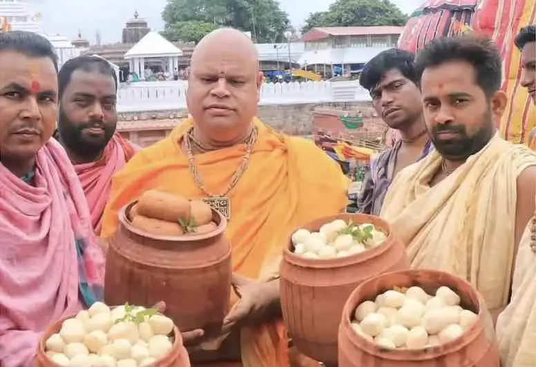 A Sweet Reconciliation: How Lord Jagannath Pacifies Goddess Lakshmi With Rasagolas On Niladri Bije