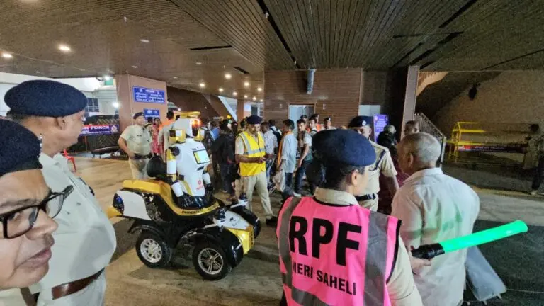 AI-Powered Robotic Security Platform ‘DSC ARJUN’ At Puri Railway Station For Rath Yatra