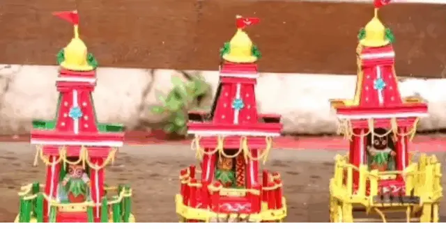 Rath Yatra: Odisha Miniature Artist Crafts Eco-Friendly Chariots Of Holy Trinity